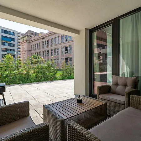 Fabulous With Garden Terrace Lägenhet