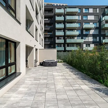 Fabulous With Garden Terrace Apartamento Bratislava