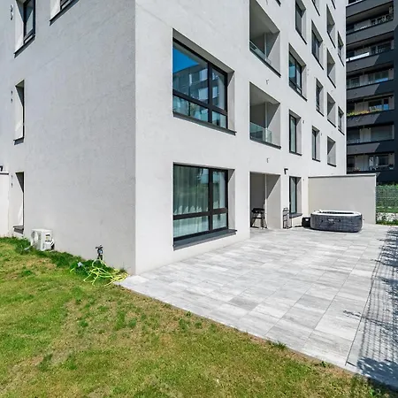 Lägenhet Fabulous With Garden Terrace Bratislava
