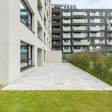 Fabulous Apartment With Terrace & Free Parking * ブラチスラヴァ