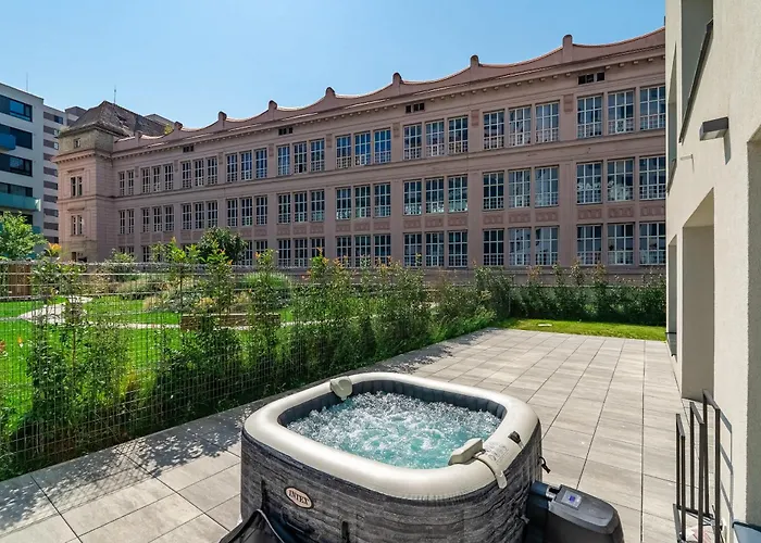 Fabulous Apartment With Terrace & Free Parking アパート *