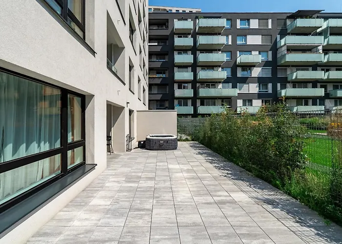 Fabulous Apartment With Terrace & Free Parking アパート ブラチスラヴァ