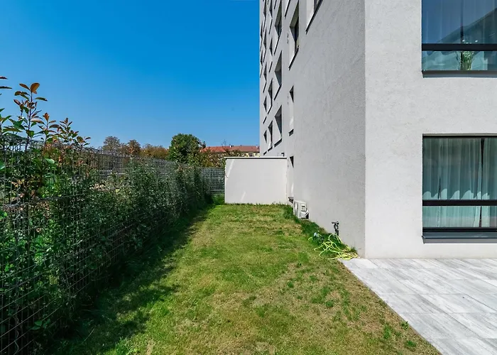 Fabulous With Terrace & Free Parking