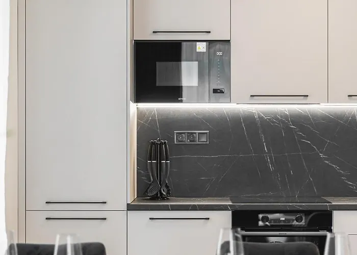 Apartment Fabulous With Terrace & Free Parking