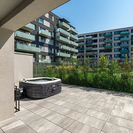 Fabulous With Garden Terrace Apartmán