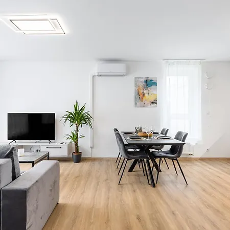 Fabulous Apartment With Terrace & Free Parking Bratislava