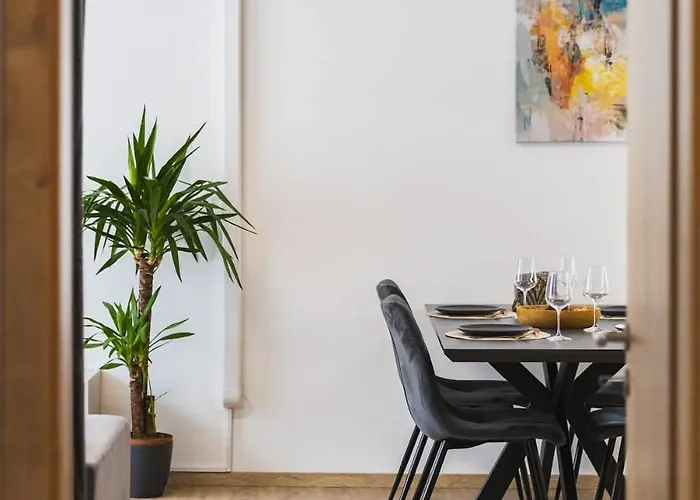 Fabulous Apartment With Terrace & Free Parking *